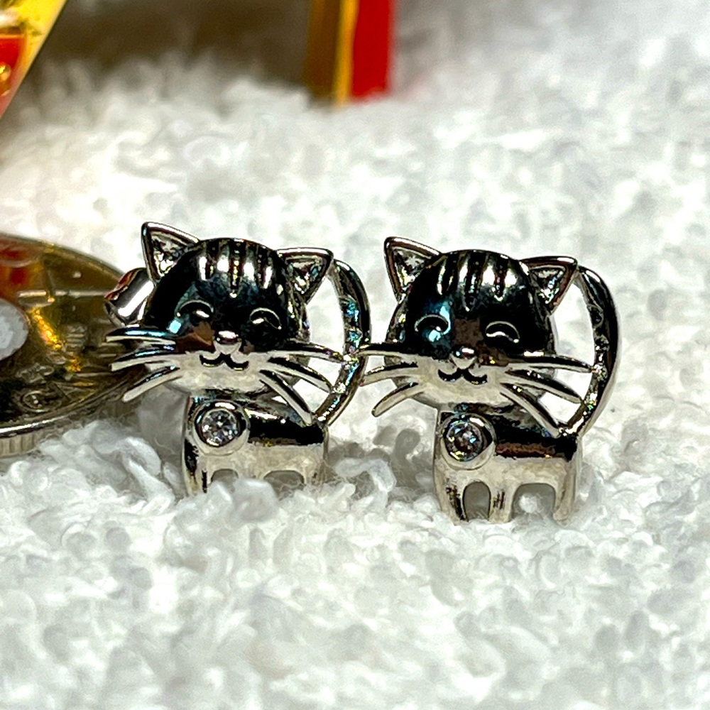 2/20 Cute cat silver and rhinestone earring